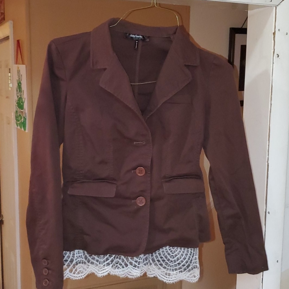 Daisy Fuentes dress suit Jacket, shirt, and Pants